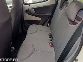 2009-citroen-c1-1414981-45411561