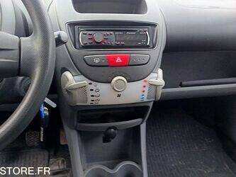 2010-citroen-c1-1414985-45411619