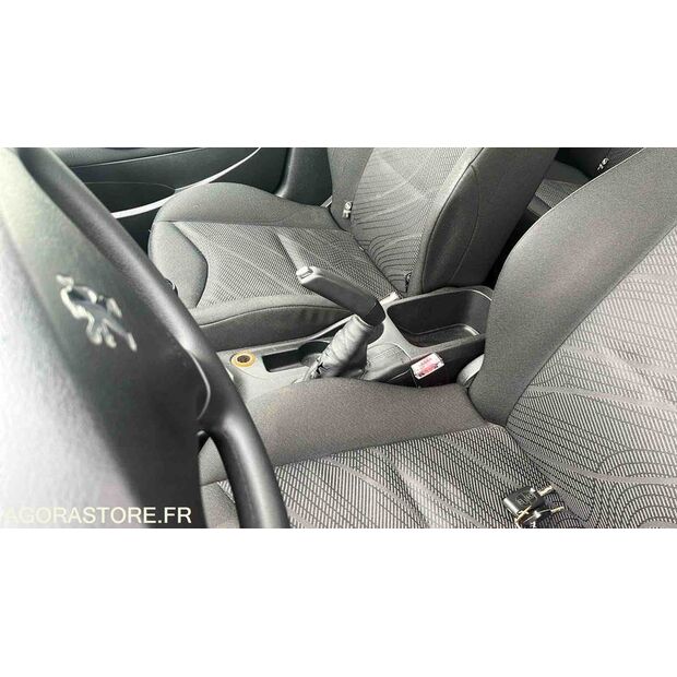 2008 Peugeot 308-45411695