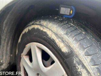 2008-peugeot-308-1414989-45411696