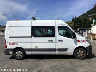 2013-renault-master-1415010-45411851