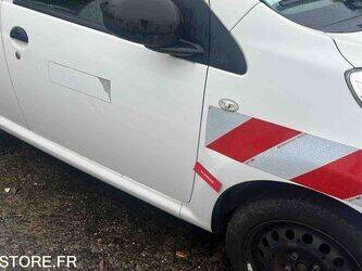 2013-citroen-c1-1415011-45411886