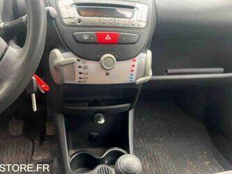 2013-citroen-c1-1415011-45411889