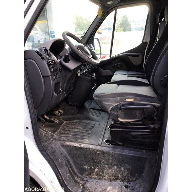 2013 رينو Master-45411975