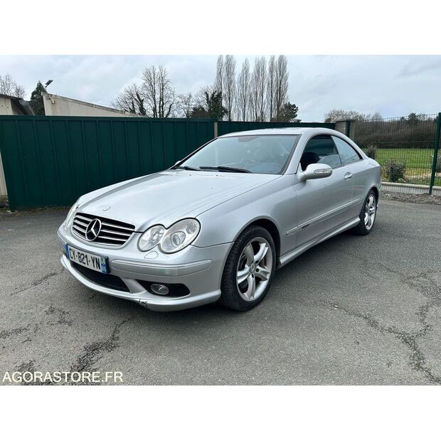 2002 Mercedes-Benz CLK-45412210