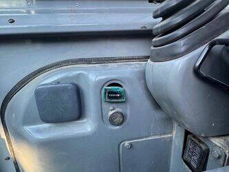 new-holland-e30-2-1415045-45412277