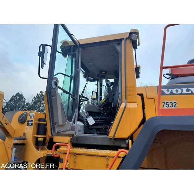 2019 فولفو L260H-45412284