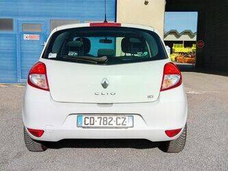 2012-renault-clio-1415056-45412337