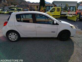 2012-renault-clio-1415056-45412339