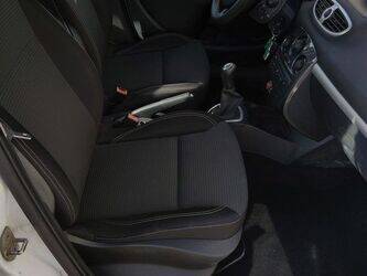 2012-renault-clio-1415056-45412341