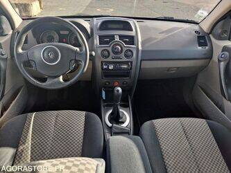 2006-renault-megane-1415068-45412432
