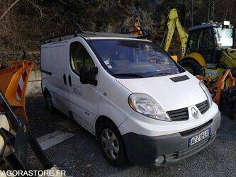 2010-renault-trafic-1415072-45412474