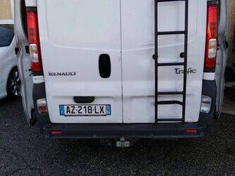 2010-renault-trafic-1415072-45412476