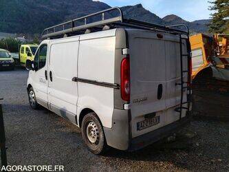 2010-renault-trafic-1415072-45412478