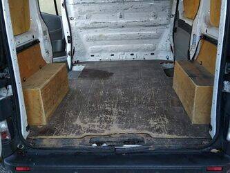 2010-renault-trafic-1415072-45412481