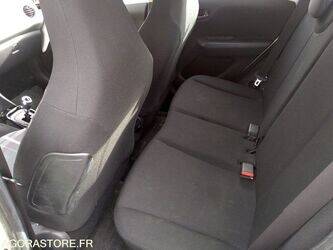 2014-peugeot-108-1415087-45412599