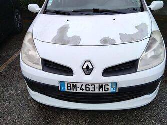 2008-renault-clio-1415098-45412676