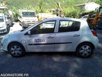 2008-renault-clio-1415098-45412677