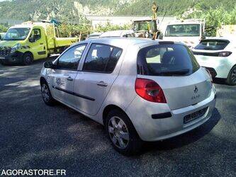 2008-renault-clio-1415098-45412679