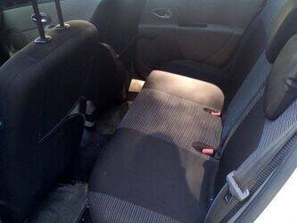 2008-renault-clio-1415098-45412683