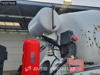 2017-mercedes-benz-arocs-3240-1415112-45413199