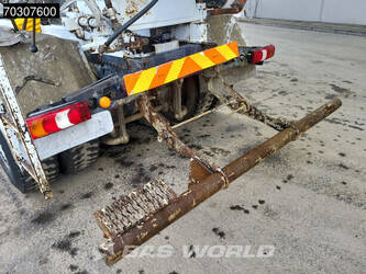 2017-mercedes-benz-arocs-3240-1415112-45413205