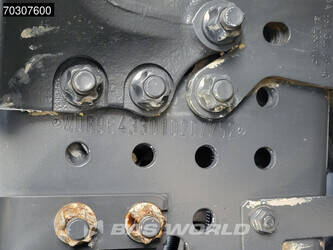 2017-mercedes-benz-arocs-3240-1415112-45413218