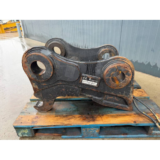 2018 Caterpillar 330D-45413886