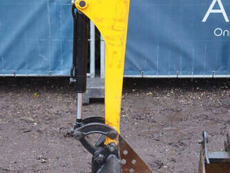 2019-jcb-8008-cts-1415145-45414112