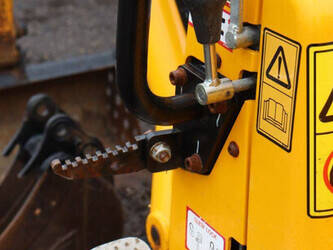 2019-jcb-8008-cts-1415145-45414131