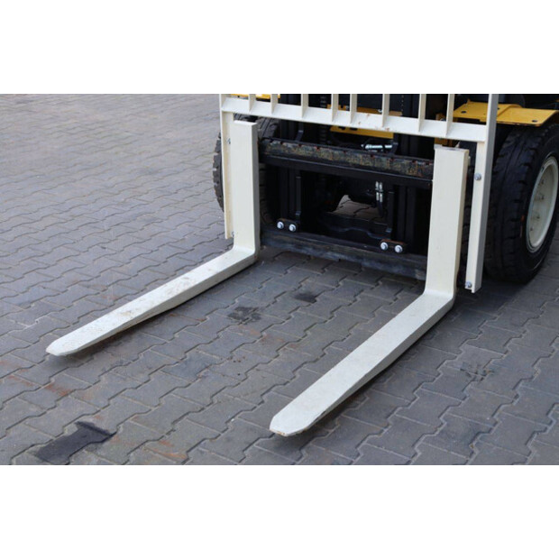 2023 Yale GDP3.5NV2442-45414706