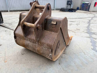 2013-volvo-ew180d-1415175-45415052