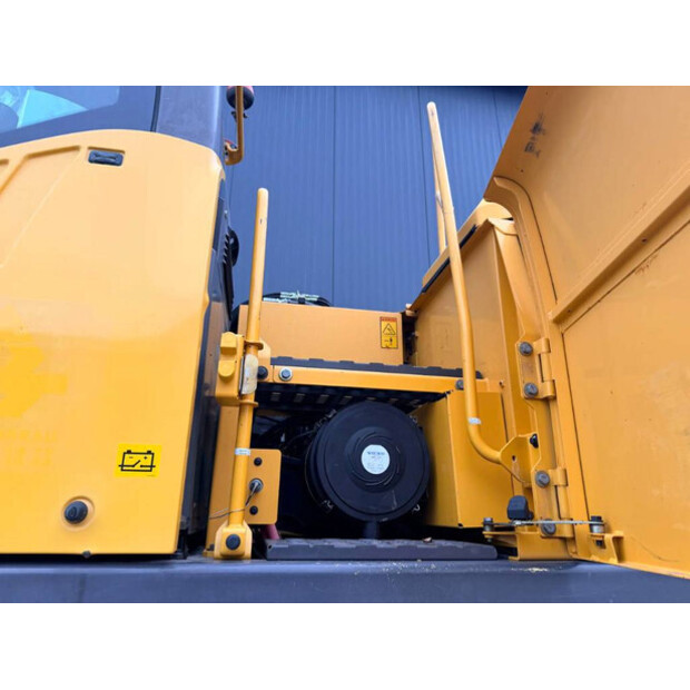 2013 فولفو EW180D-45415054