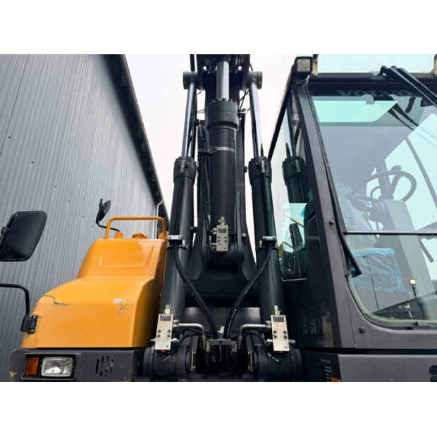 2013 فولفو EW180D-45415062