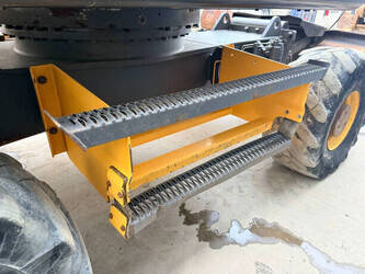 2013-volvo-ew180d-1415175-45415065