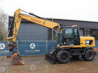 صورة ل حفارات بعجلات كاتربيلر M316D