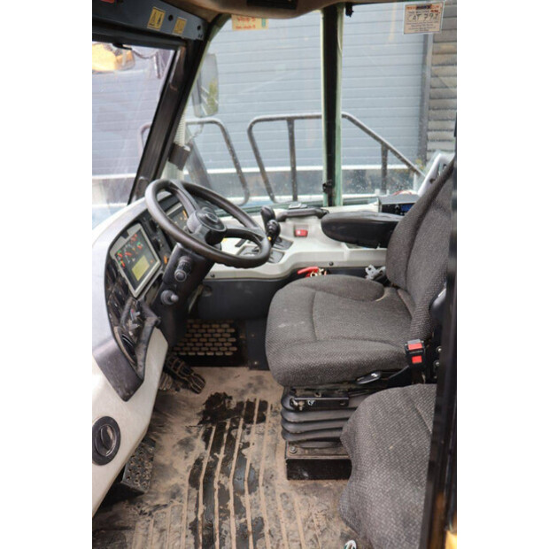 2016 Caterpillar 725C2-45415335