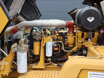 2016-caterpillar-725c2-1415182-45415357