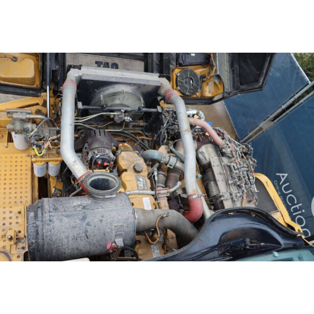 2016 Caterpillar 725C2-45415359
