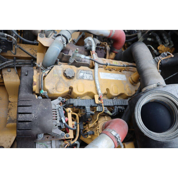 2016 Caterpillar 725C2-45415360