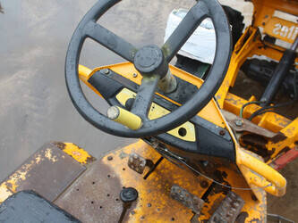 2016-thwaites-570-45415521