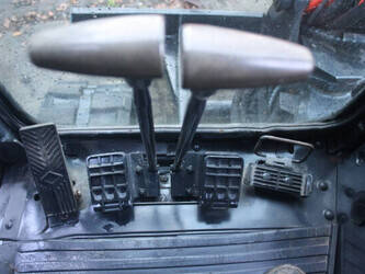 2013-hitachi-zx52u-3-clr-1415191-45415557