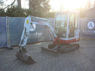 2011-takeuchi-tb016-1415217-45416185