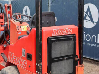 2009-macks-227-1415226-45416429