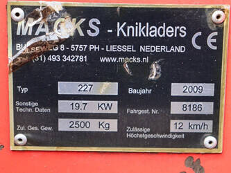 2009-macks-227-1415226-45416439