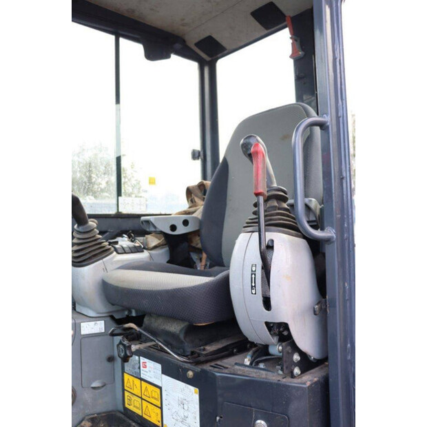 2017 ايرمان AX48U-6A-45416731