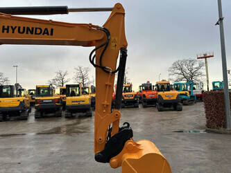 2018-hyundai-r60vs-1415242-45416935