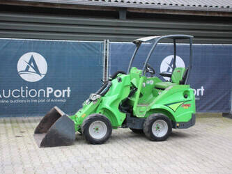 Image de CHARGEUSES SUR PNEUS 2018 Avant M528RIMCT