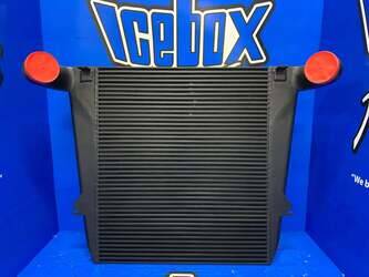 Image de Refroidisseur d'air de suralimentation Charge Air Cooler International New