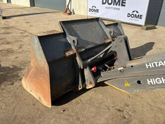 2019-hitachi-zw75-1416650-45420717